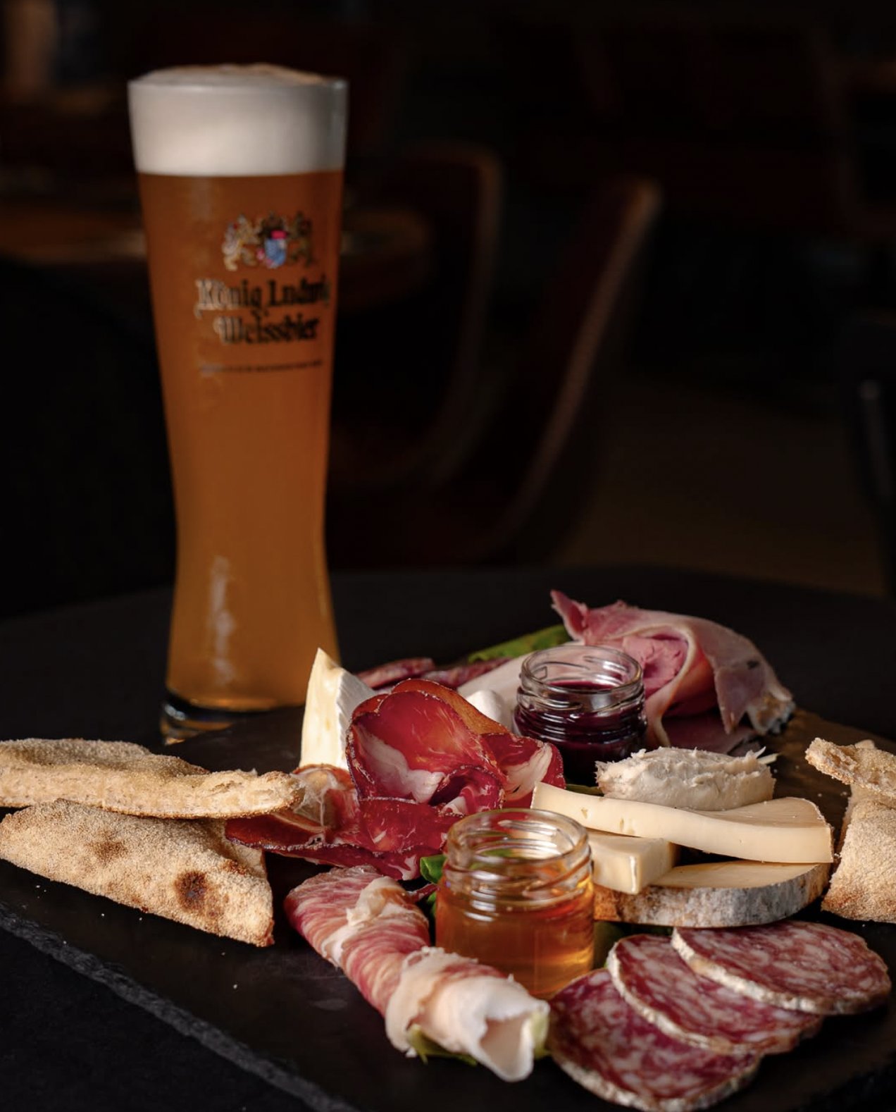 Fotografia food per tagliere di salumi e formaggi — progetto di content creation BEX Communication